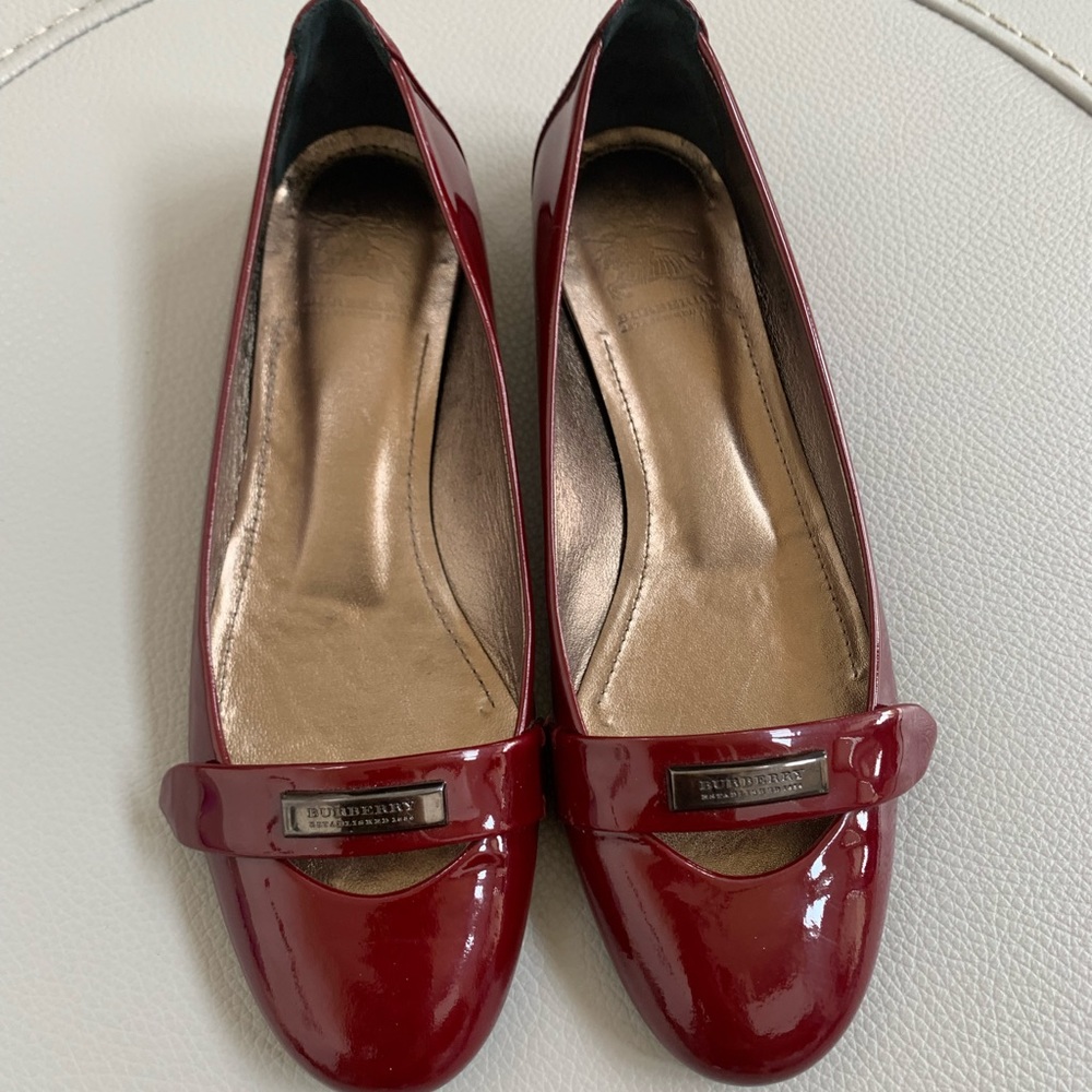 Burberry shoes flat patent leather